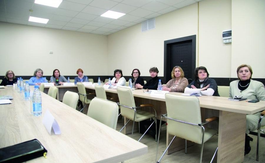 Елена Писарева провела круглый стол на тему «Ресурсы и перспективы модернизации программ подготовки кадров для системы образования детей с инвалидностью и ограниченными возможностями здоровья»