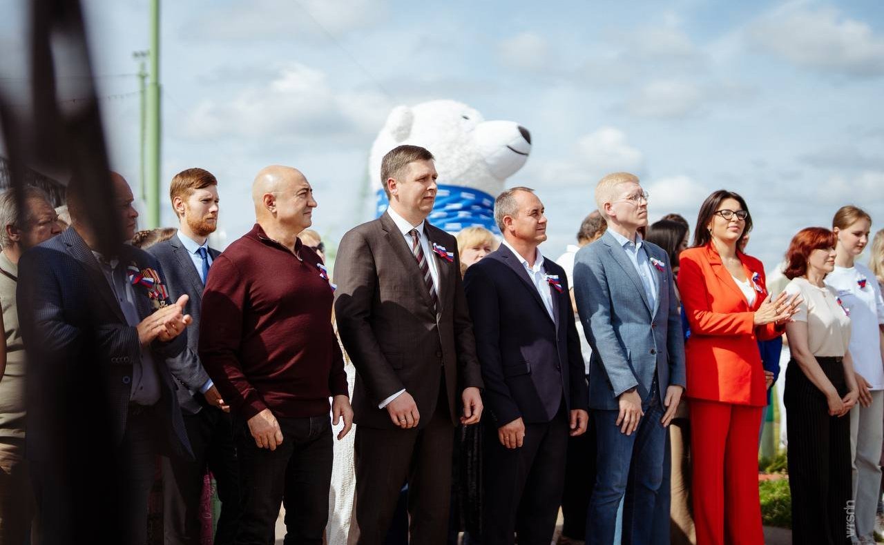 Александр Вайнберг принял участие во флешмобе «Цвета Родины», прошедшем в Нижнем Новгороде