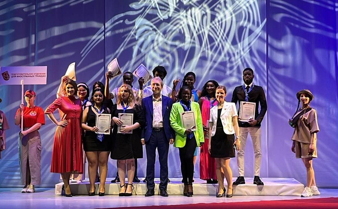 Маргарита Павлова приняла участие в торжественном вручении дипломов выпускникам института