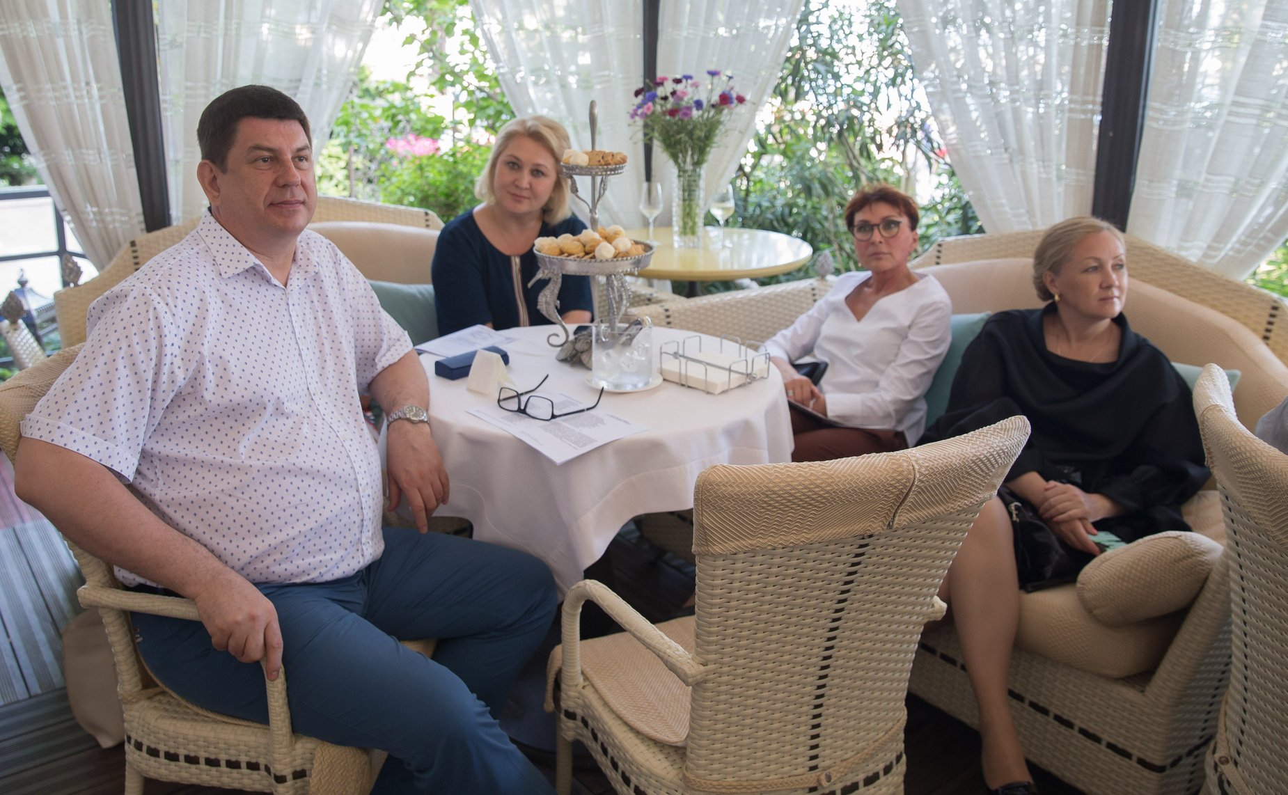 В рамках V Международного гуманитарного Ливадийского форума в Ялте состоялась «Литературная гостиная на набережной»