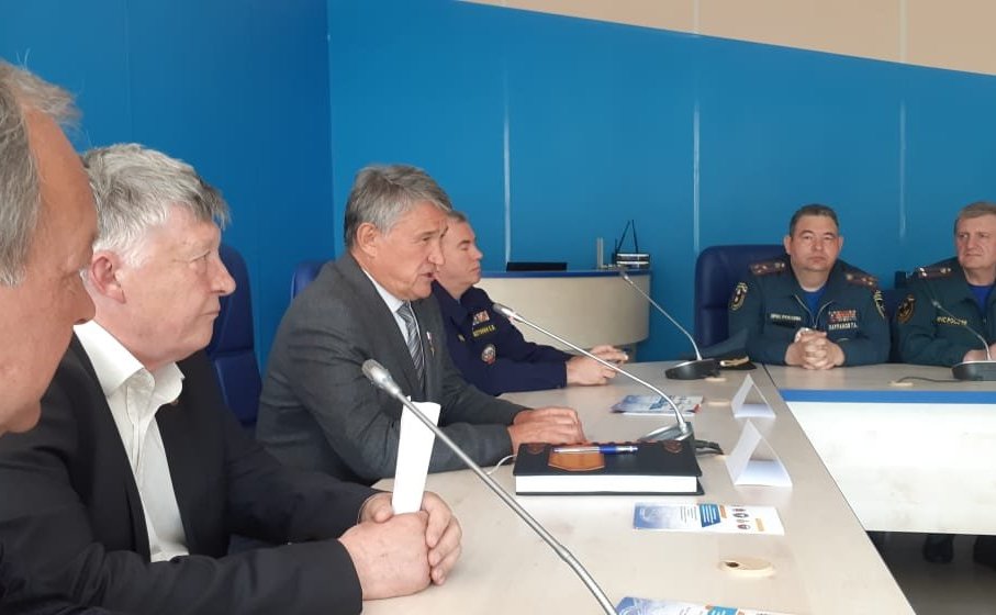 Ю. Воробьев вручил награды победителям Всероссийской олимпиады профессионального мастерства