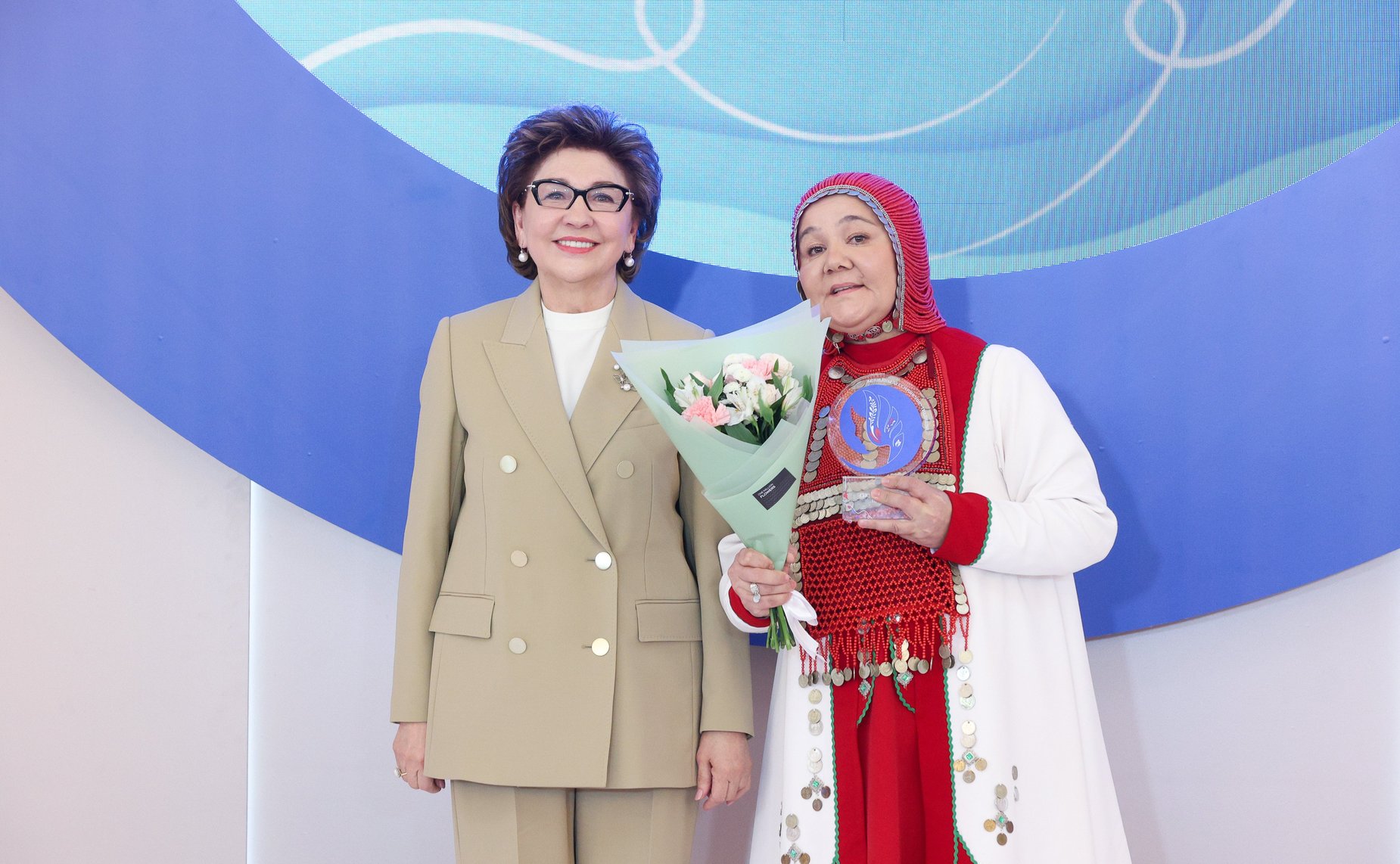 Пленарное заседание международного форума «Женщины за сохранение традиций»