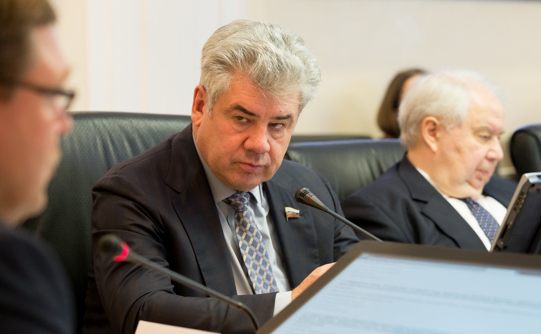 В. Бондарев