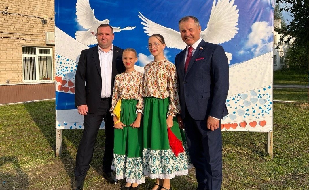 Игорь Мурог вручил награды Совета Федерации жителям Рязанской области