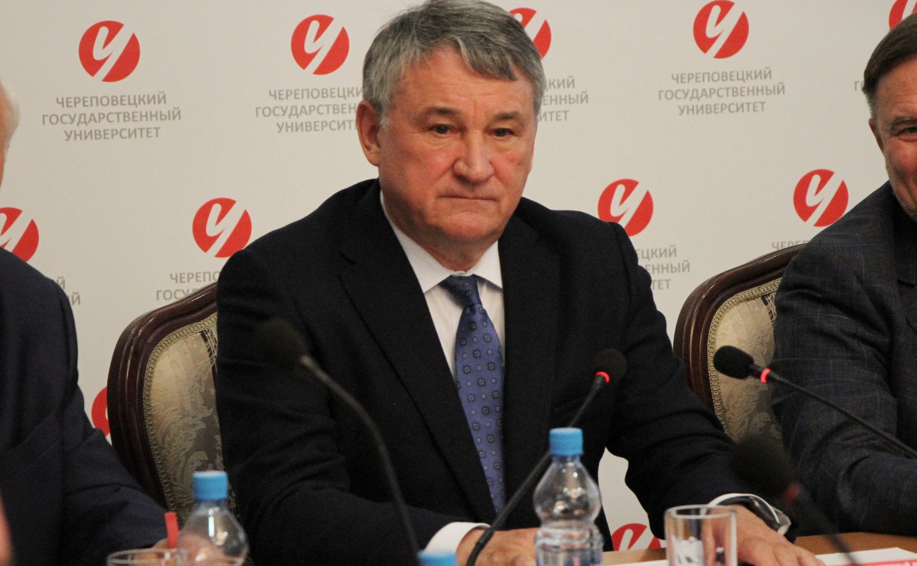 Юрий Воробьев принял участие в заседании молодежного Дискуссионного клуба