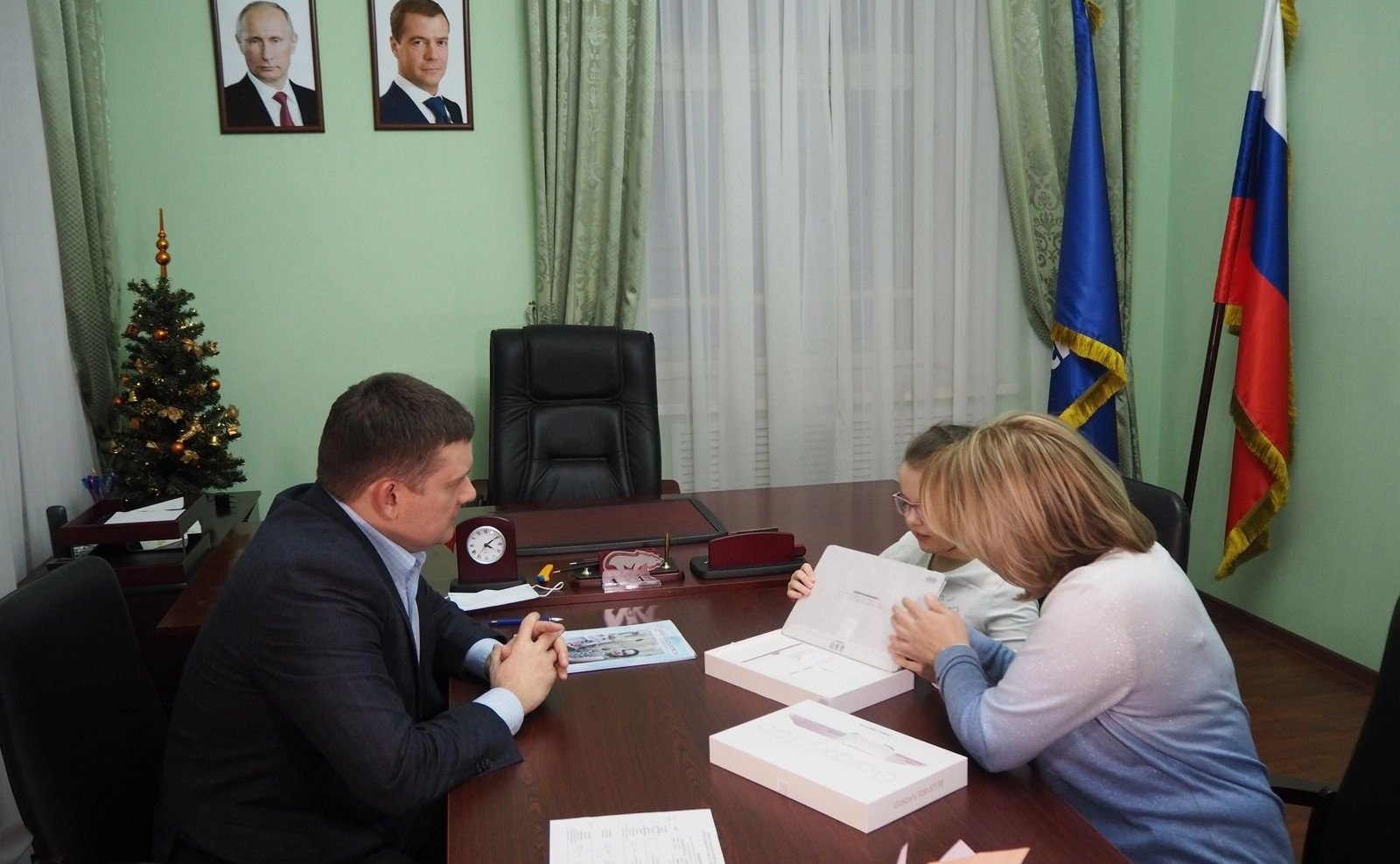 Николай Журавлев принял участие в ежегодной Всероссийской акции «Елка желаний» и осуществил новогодние мечты двух юных костромичек