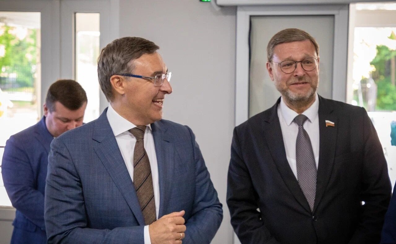 Заместитель Председателя СФ, председатель попечительского совета Московского государственного гуманитарно-экономического университета (МГГЭУ) Константин Косачев принял участие во встрече руководства вуза с Министром науки и высшего образования РФ