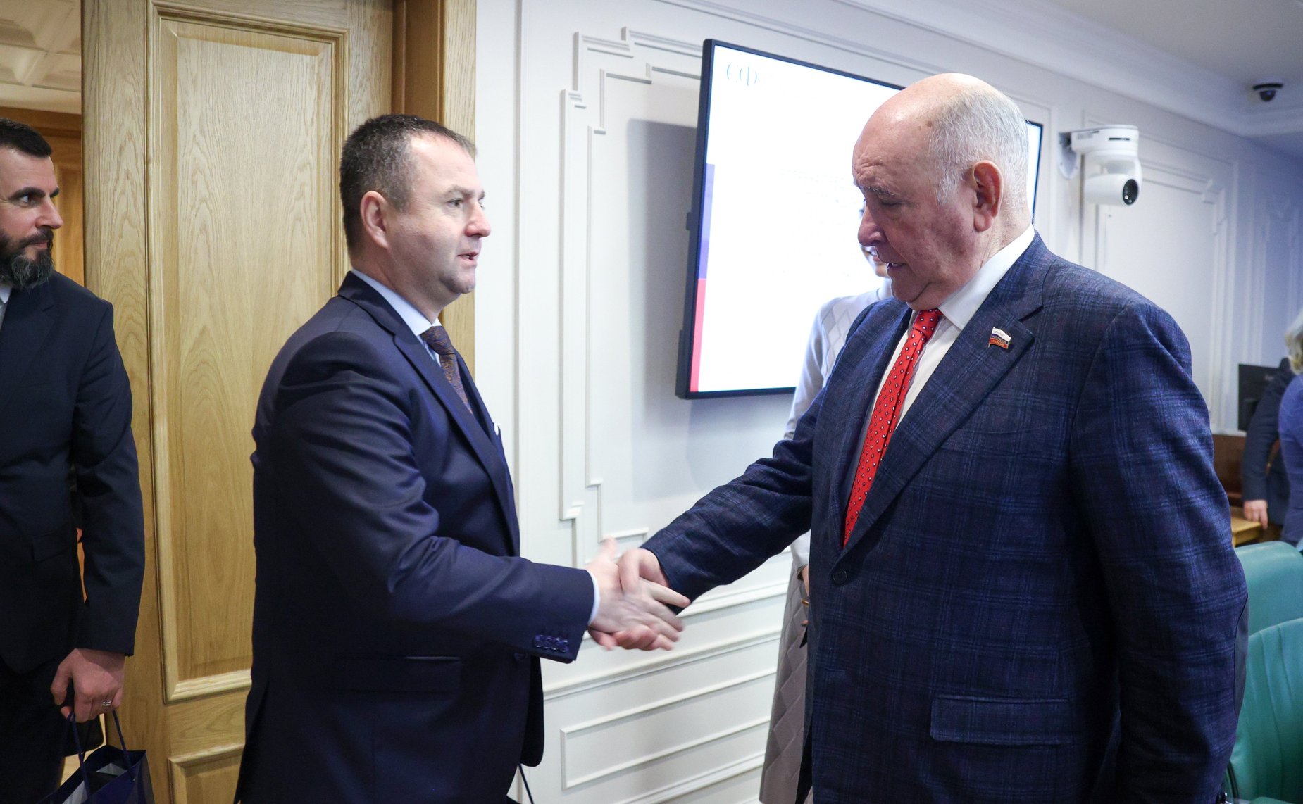 Встреча председателя Комитета СФ по международным делам Г. Карасина и председателя Комитета СФ по Регламенту и организации парламентской деятельности В. Тимченко с главой Комитета Национального совета Словацкой Республики по международным делам М. Кери