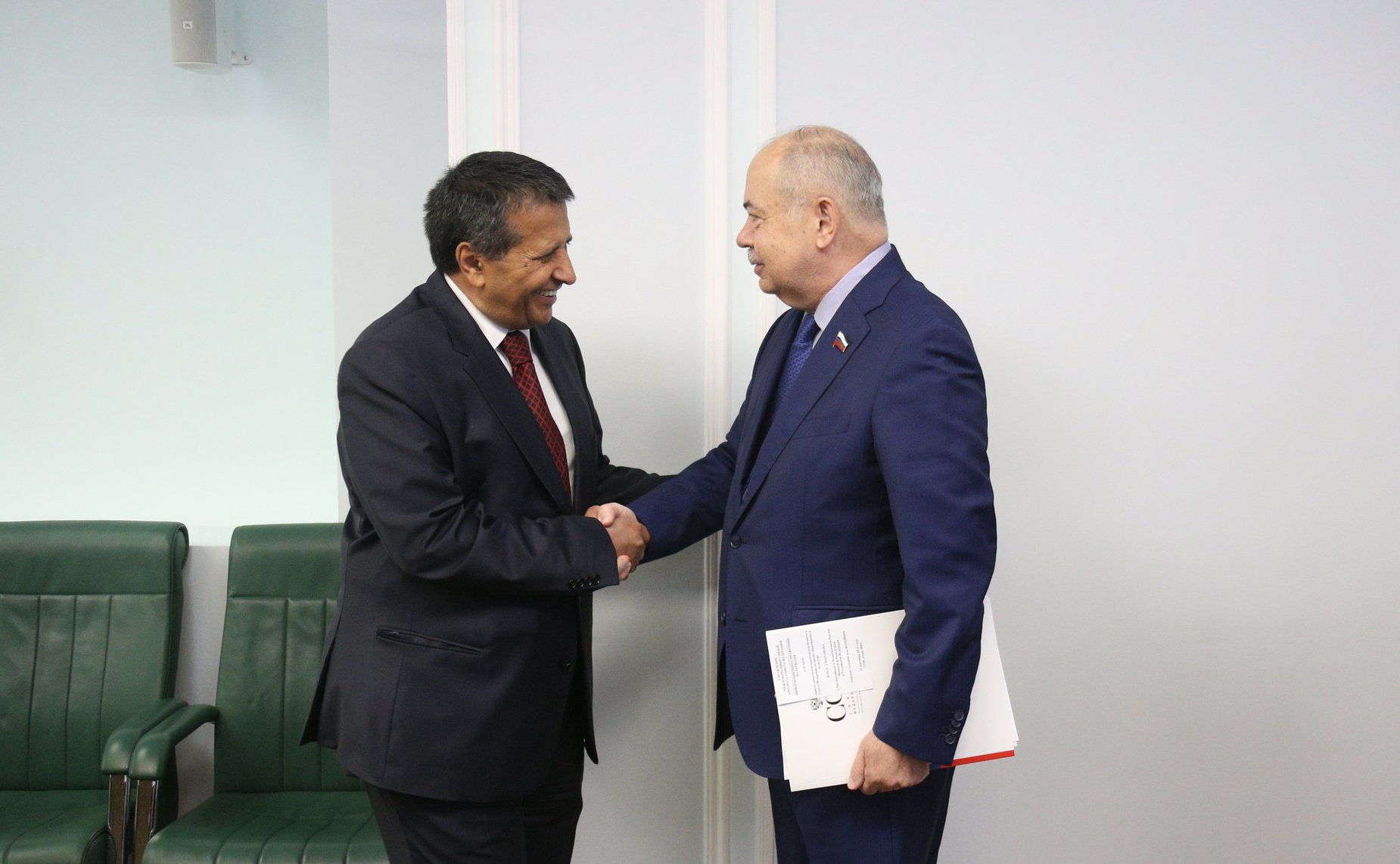 Ильяс Умаханов провел встречу с Чрезвычайным и Полномочным Послом Йеменской Республики в РФ Ахмедом Салемом Аль-Вахейши