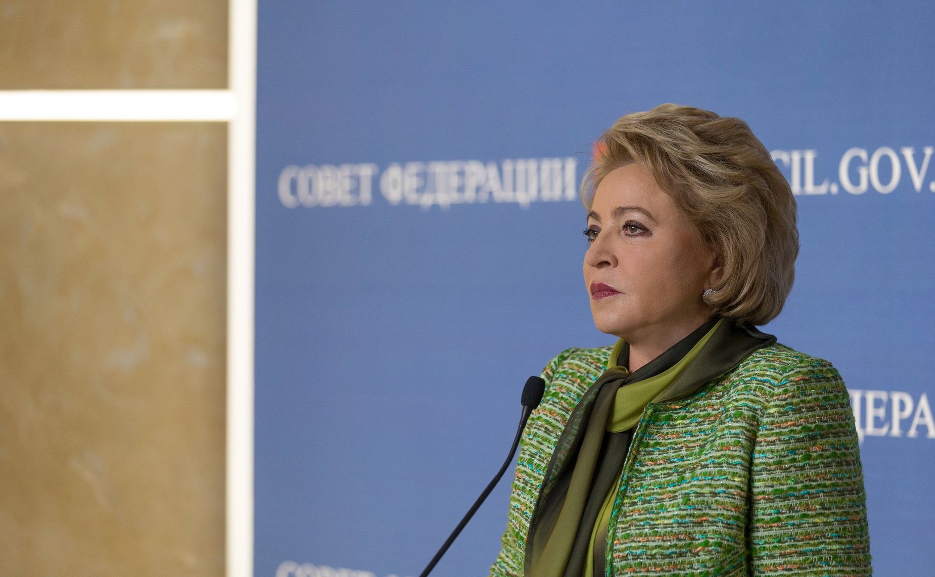 В. Матвиенко