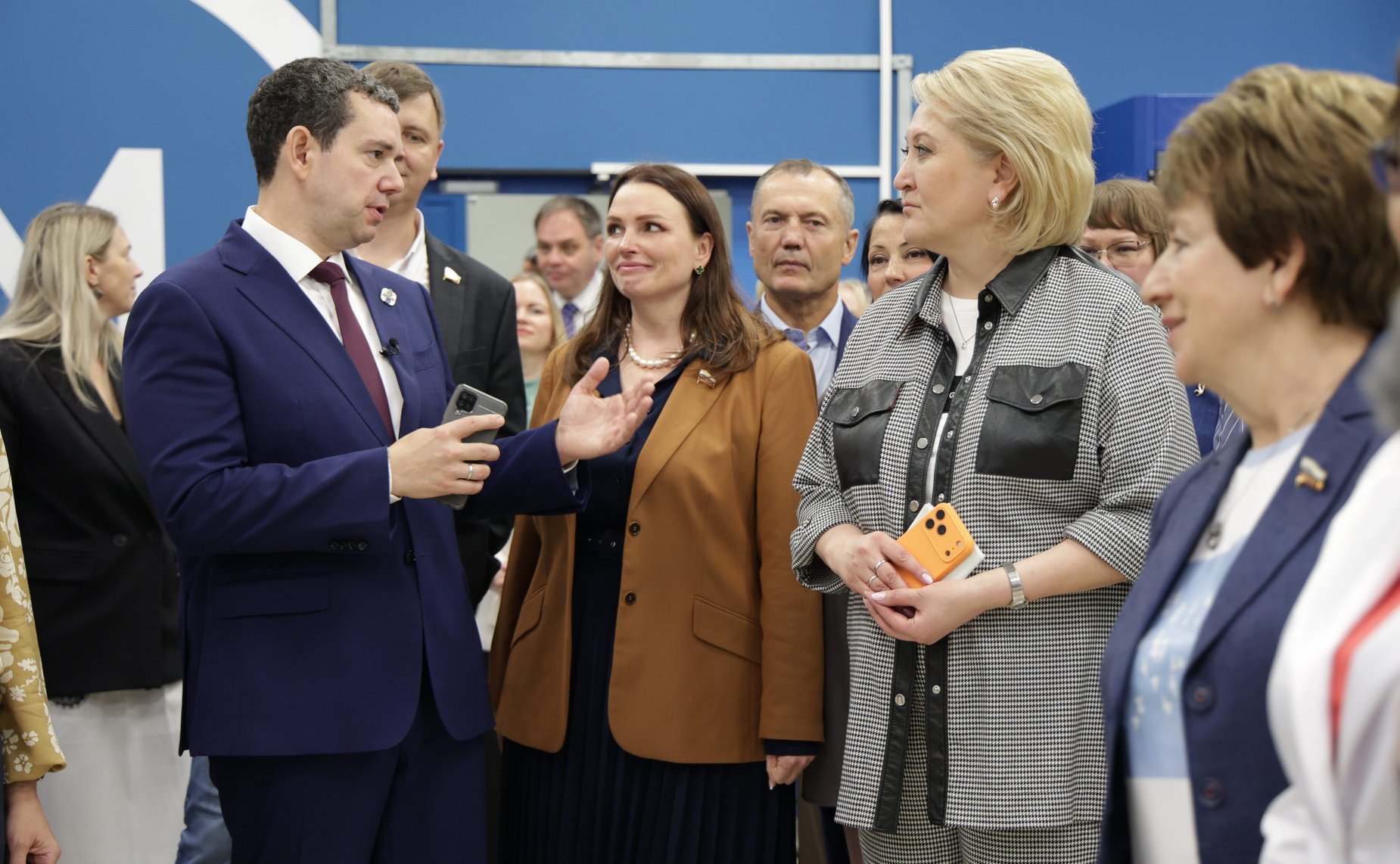 Выездное заседание Комитета Совета Федерации по науке, образованию и культуре «Развитие системы непрерывного образования для обеспечения технологического лидерства региона ( на примере Вологодской области)» Посещение химико-технологического колледжа
