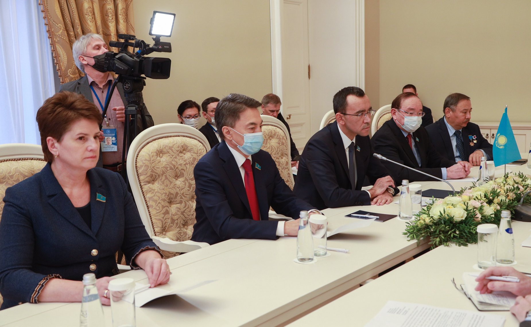 Председатель Совета Федерации, Председатель Межпарламентской Ассамблеи государств-участников СНГ (МПА СНГ) Валентина Матвиенко провела встречу с Председателем Сената Парламента Республики Казахстан Мауленом Ашимбаевым