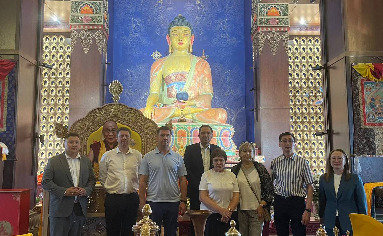 Комитет СФ по социальной политике провел в Республике Тыва выездное совещание с участием главы региона Владислава Ховалыга, представителей федеральных и региональных органов исполнительной власти