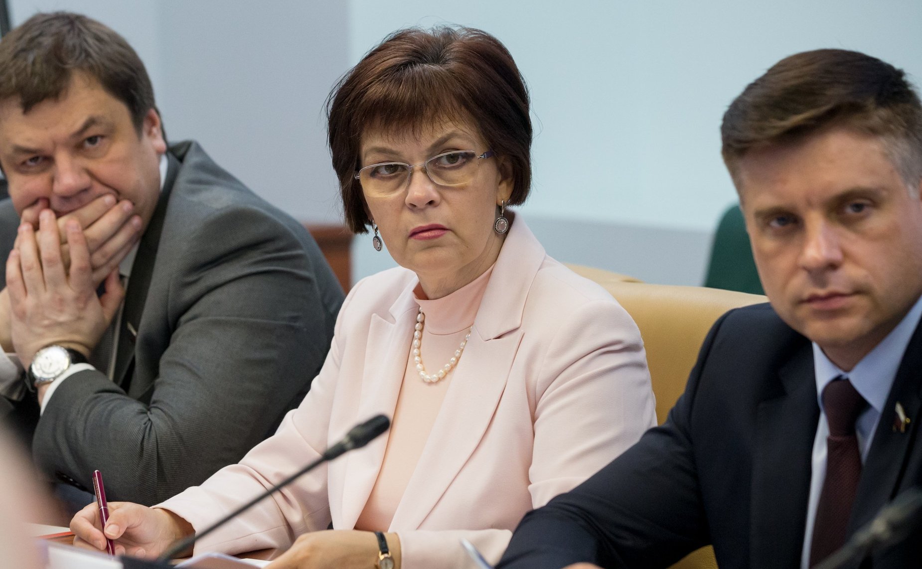 Елена Попова