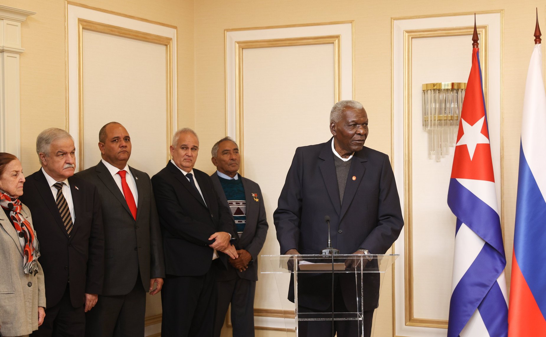 Эстебан Ласо Эрнандес вручил Валентине Матвиенко государственную награду Республики Куба орден «Солидарность»