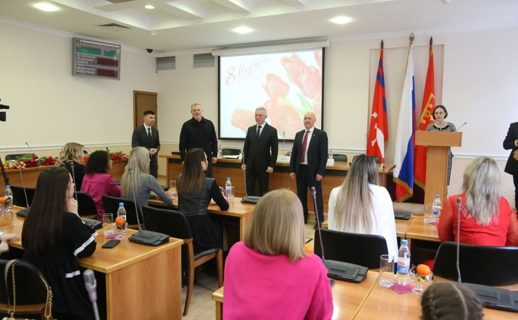 Сергей Горняков поздравил жен участников СВО Волгоградской области с наступающим Международным женским днем