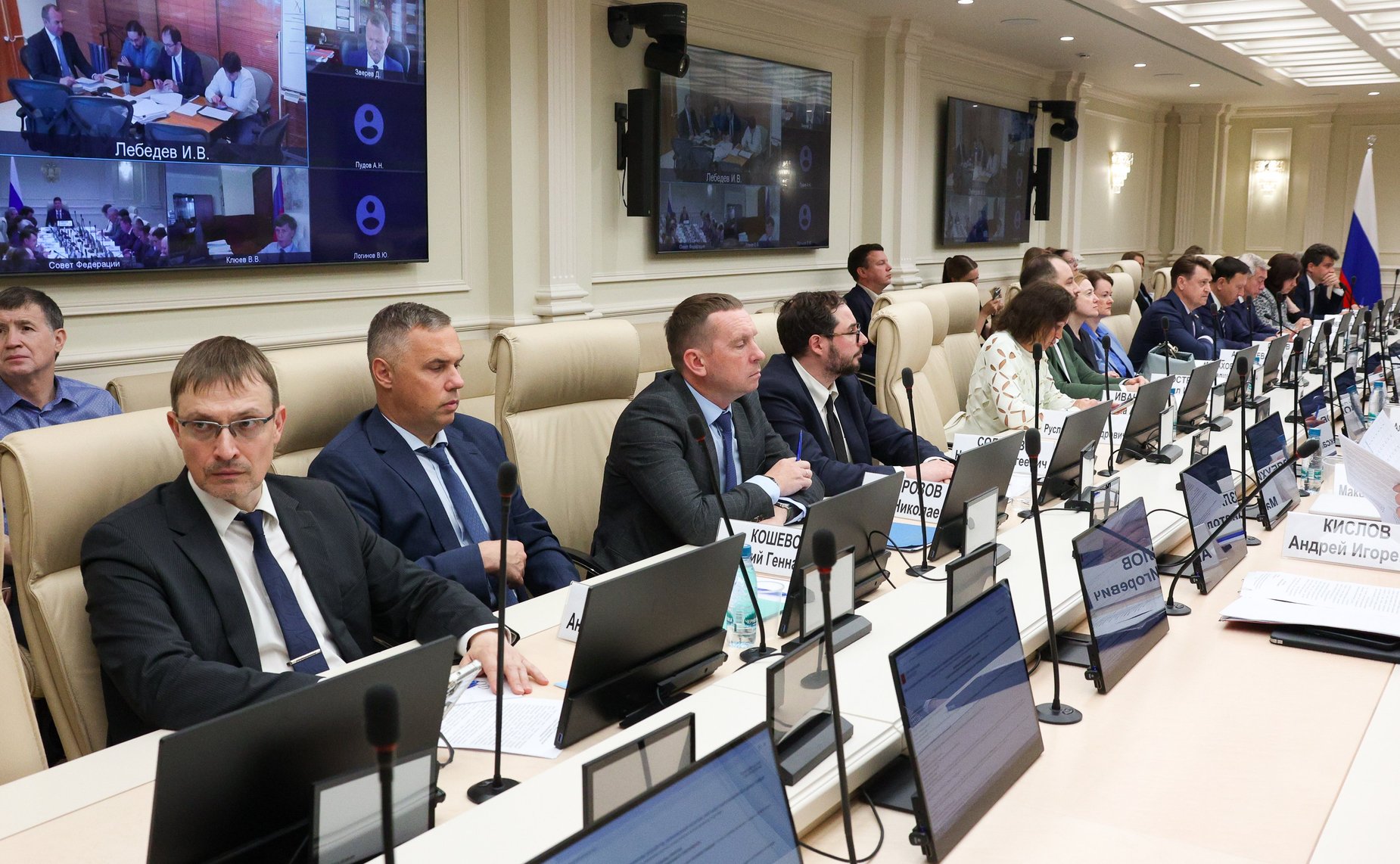 Заседание Комитета Совета Федерации по федеративному устройству, региональной политике, местному самоуправлению и делам Севера