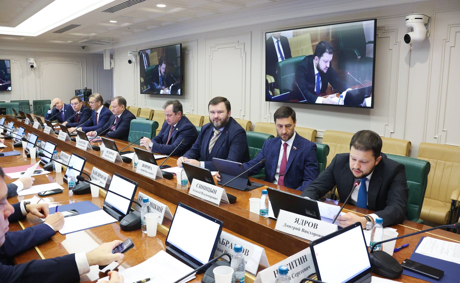 Заседание Комитета Совета Федерации по экономической политике на тему «О мерах по обеспечению безопасности воздушных перевозок на территории РФ»