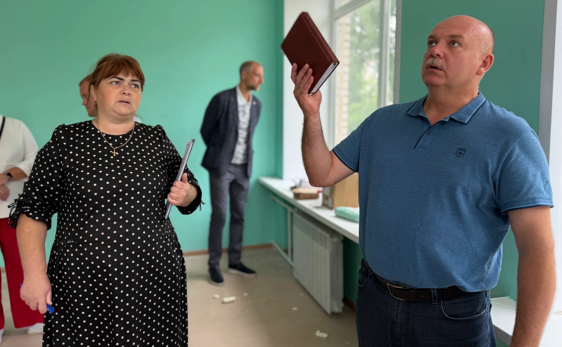 Роман Маслов проинспектировал ход капитального ремонта в детском саду «Солнышко» в посёлке Тоншалово Череповецкого округа
