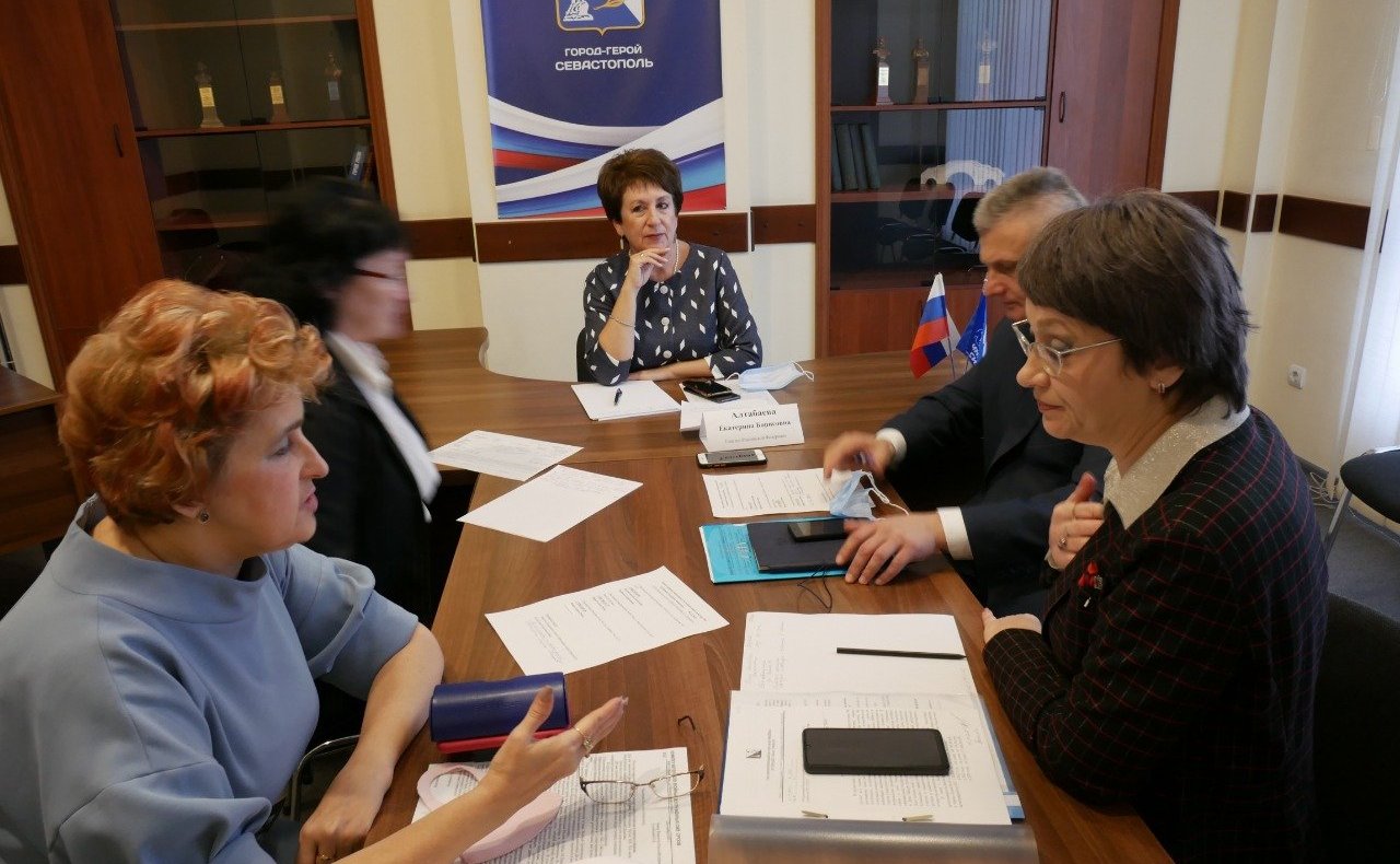 Екатерина Алтабаева провела приём граждан, посвящённый вопросам дошкольного и школьного образования