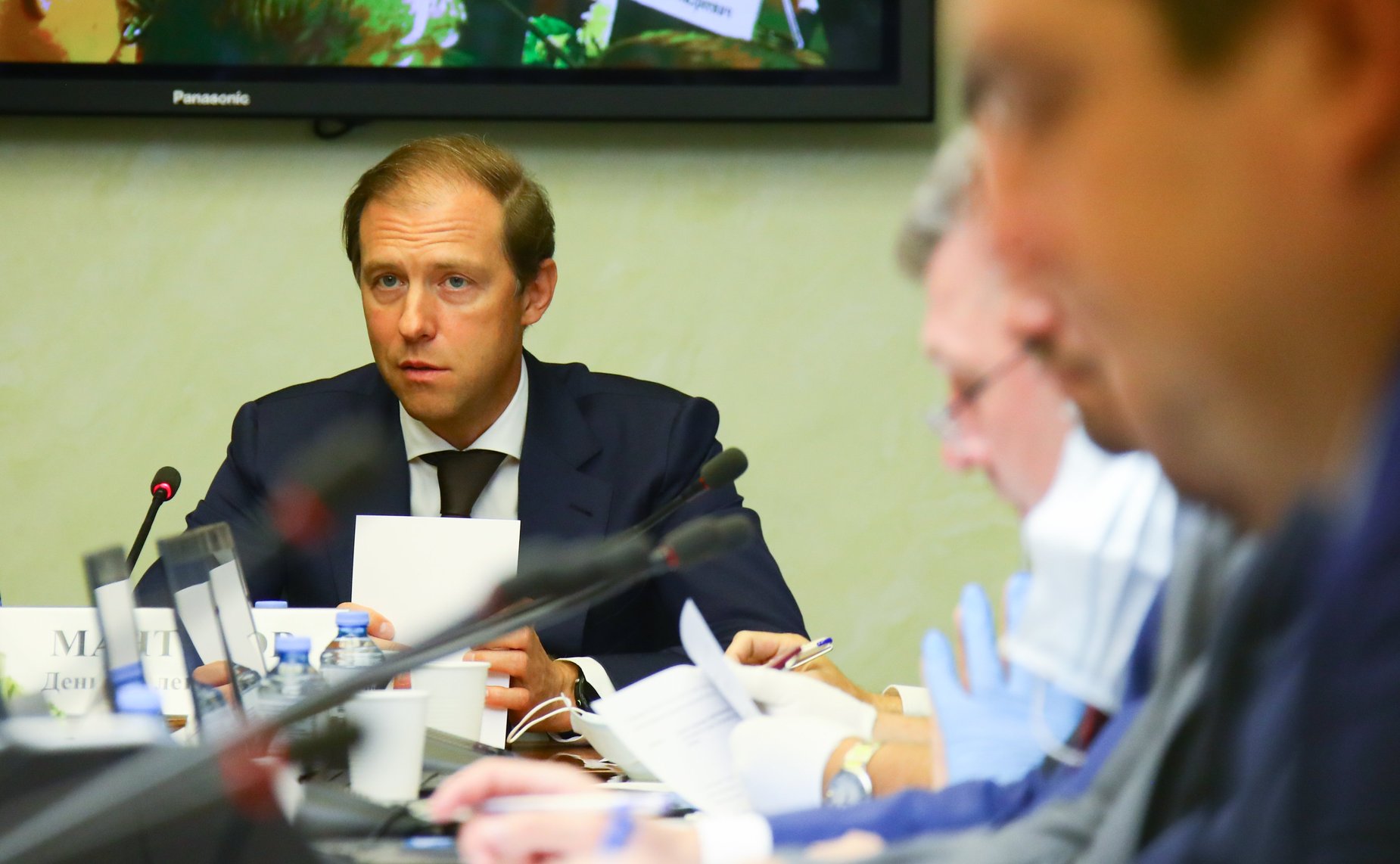 Подготовку к «правительственному часу» о мерах поддержки отраслей ...
