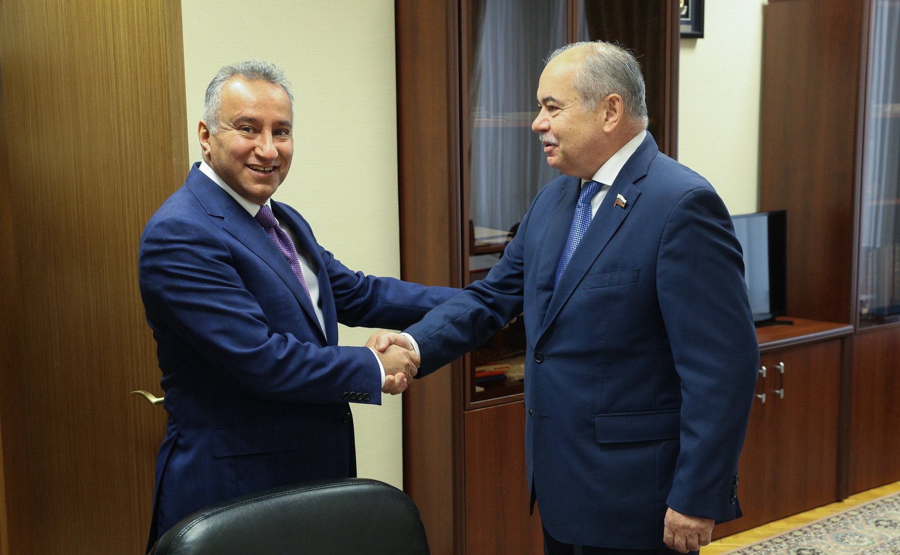 Встреча Ильяса Умаханова с Чрезвычайным и Полномочным Послом Королевства Саудовская Аравия в Российской Федерации Абдулрахманом Аль-Ахмедом