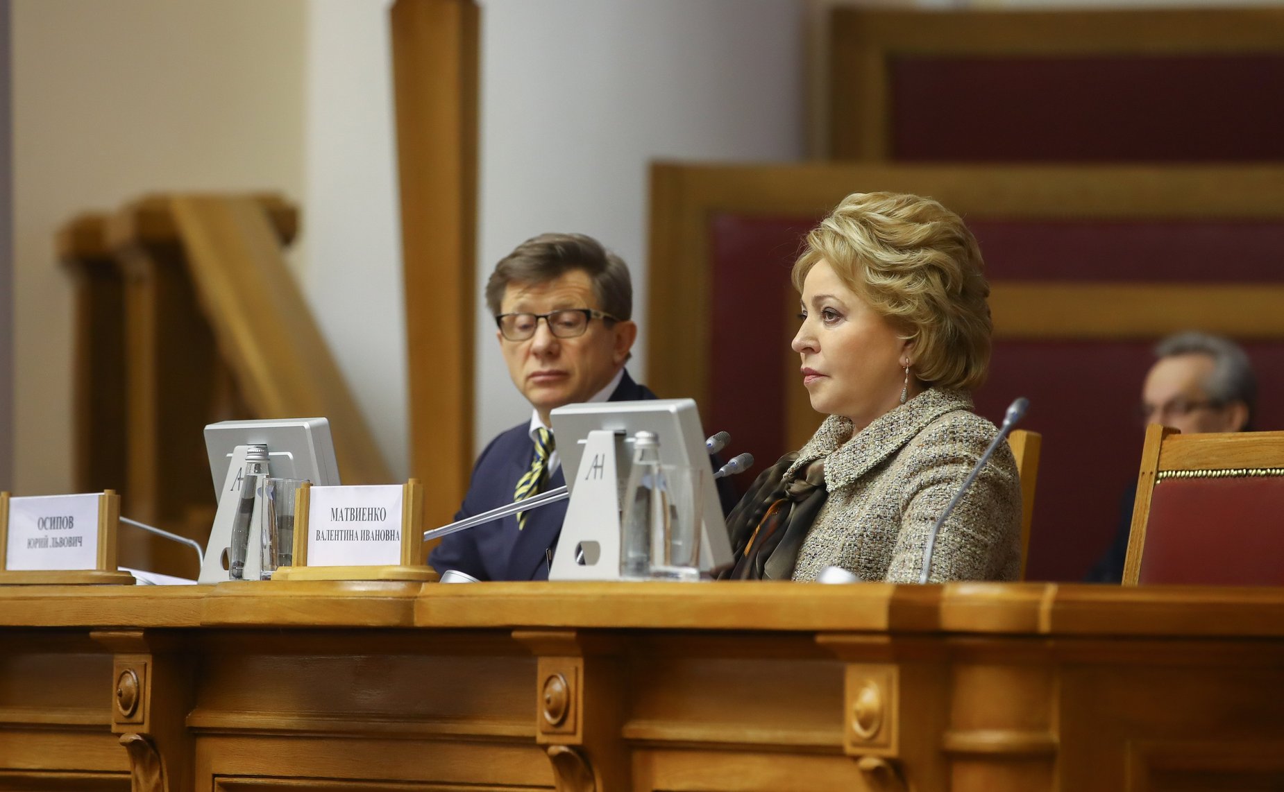 В. Матвиенко и Ю. Осипов