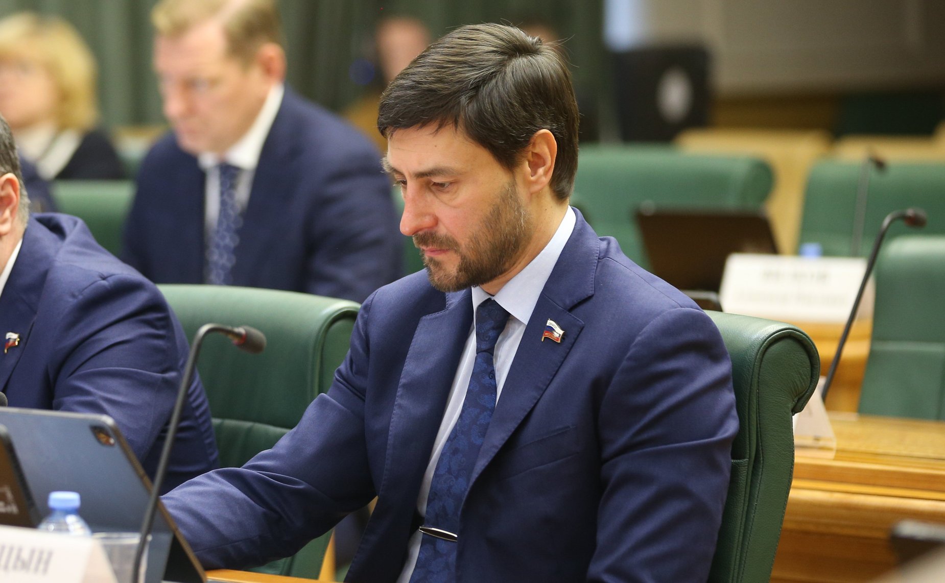 Парламентские слушания «О поддержке импортозамещения продукции, услуг и технологий, критически важных с точки зрения зависимости от импорта, в гражданских отраслях промышленности РФ»