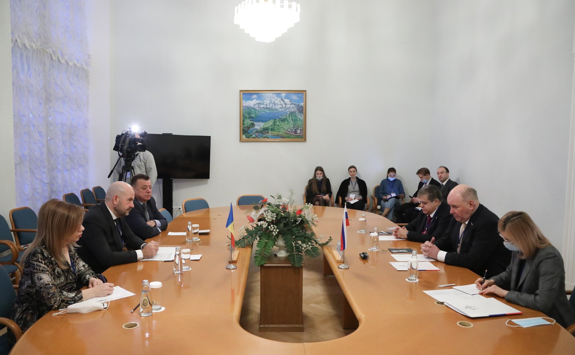 Встреча председателя Комитета Совета Федерации по международным делам Григория Карасина с руководителем молдавской делегации в МПА СНГ Владимиром Боля