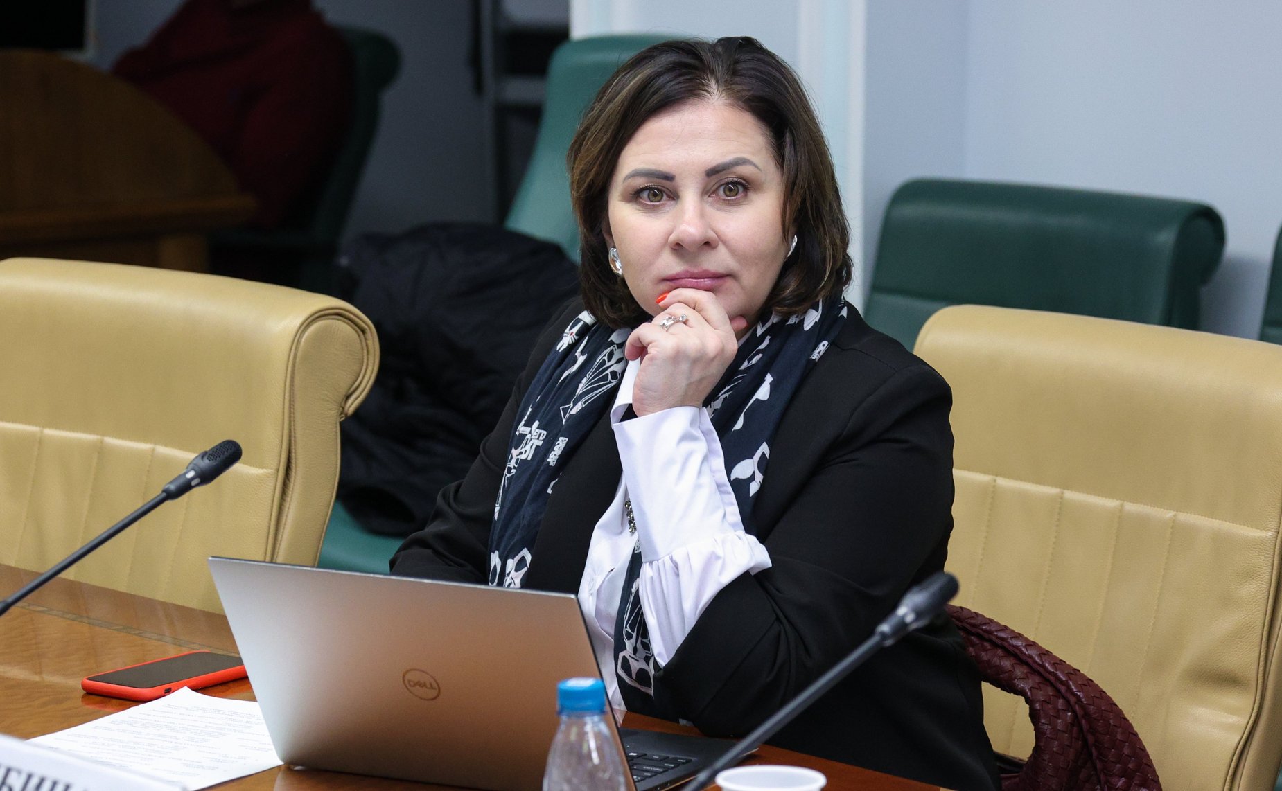 Круглый стол на тему «Актуальные проблемы реализации федерального проекта «Опережающая подготовка и переподготовка квалифицированных кадров по направлению новых материалов и химии»