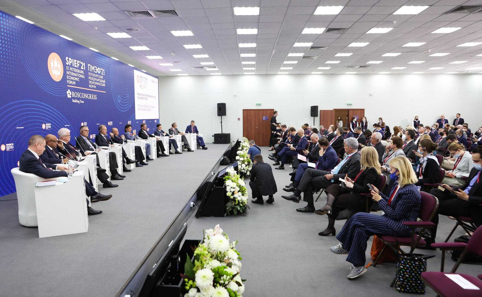 Заместитель Председателя СФ Константин Косачев принял участие в заседании сессии «Российско-европейские отношения: отвечая на вызовы времени» XXIV Петербургского международного экономического форума