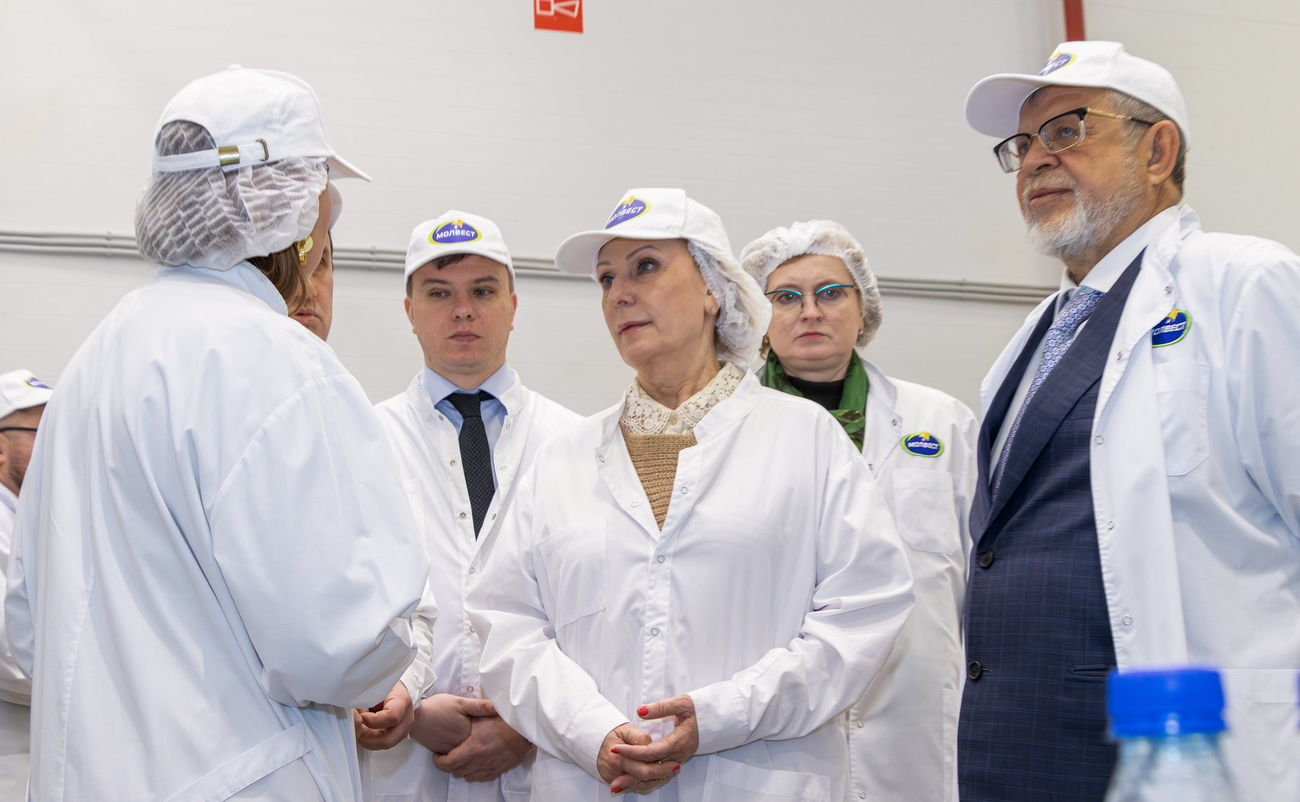 Инна Святенко и Юлия Лазуткина посетили производство сухих ингредиентов детского питания — филиал молочного комбината «Воронежский»