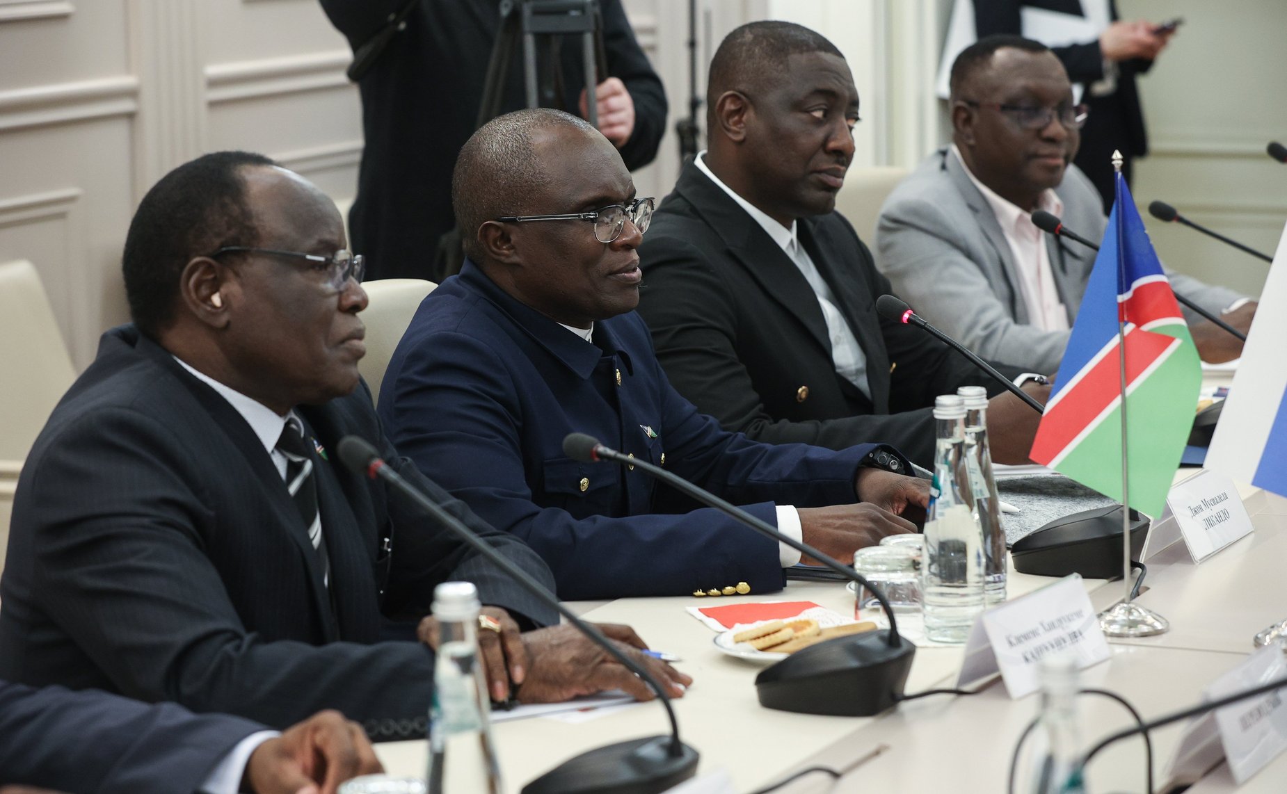 Встреча первого заместителя председателя Комитета СФ по бюджету и финансовым рынкам Николая Любимова с делегацией Национального совета Республики Намибии