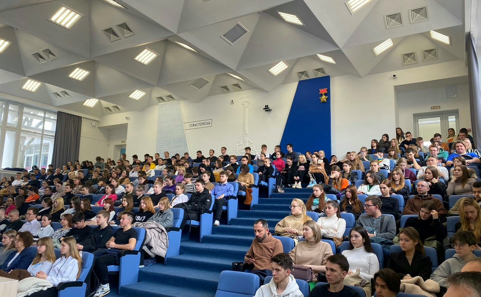 Сергей Колбин принял участие в круглом столе, посвященном Дню воссоединения Севастополя и Крыма с Россией