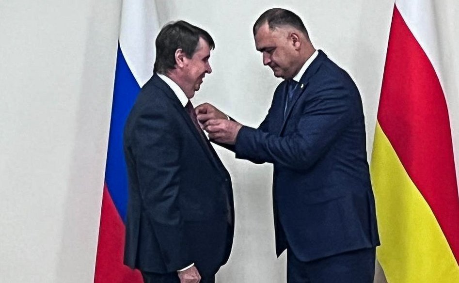 Делегации Совета Федерации приняла участие в праздничных мероприятиях по случаю 15- летия признания независимости Республики Южная Осетия