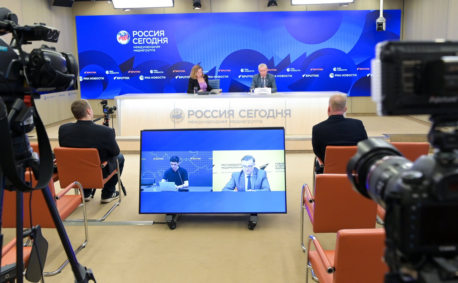 Брифинг председателя Комиссии СФ по защите государственного суверенитета и предотвращению вмешательства во внутренние дела РФ Андрея Климова «Евразийская безопасность как залог глобальной стабильности: проблемы и решения»