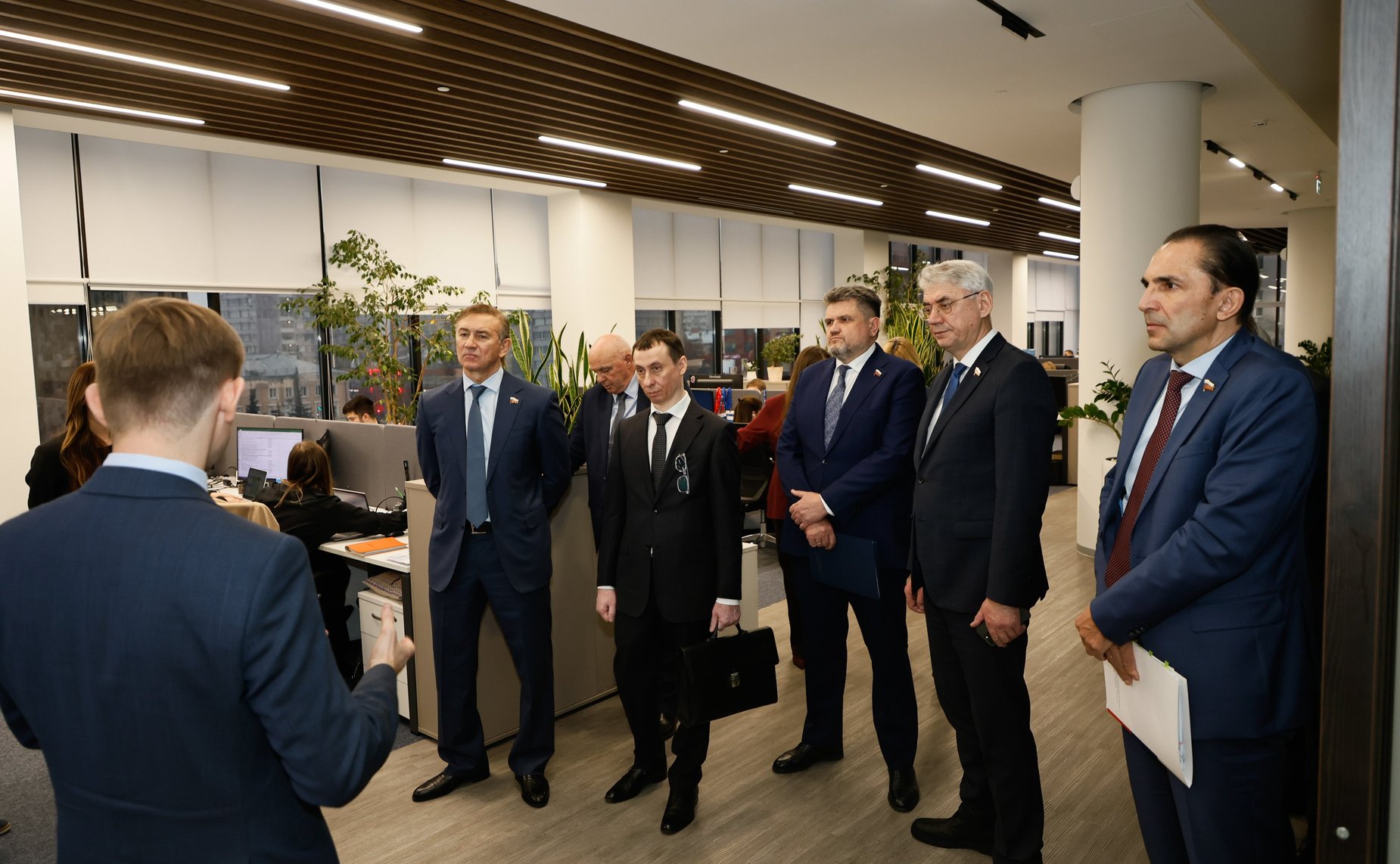 Сенаторы посетили Аналитический центр при Правительстве РФ