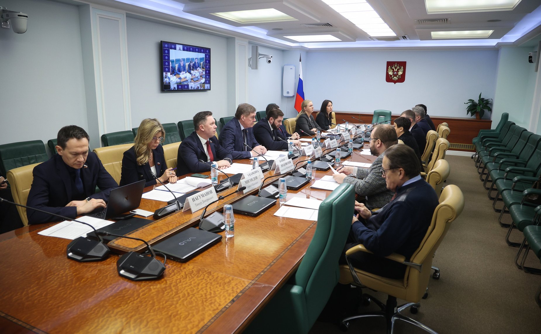 Круглый стол Комитета Совета Федерации по экономической политике совместно с Комитетом Совета Федерации по социальной политике «О совершенствовании условий ведения предпринимательской деятельности в Российской Федерации»