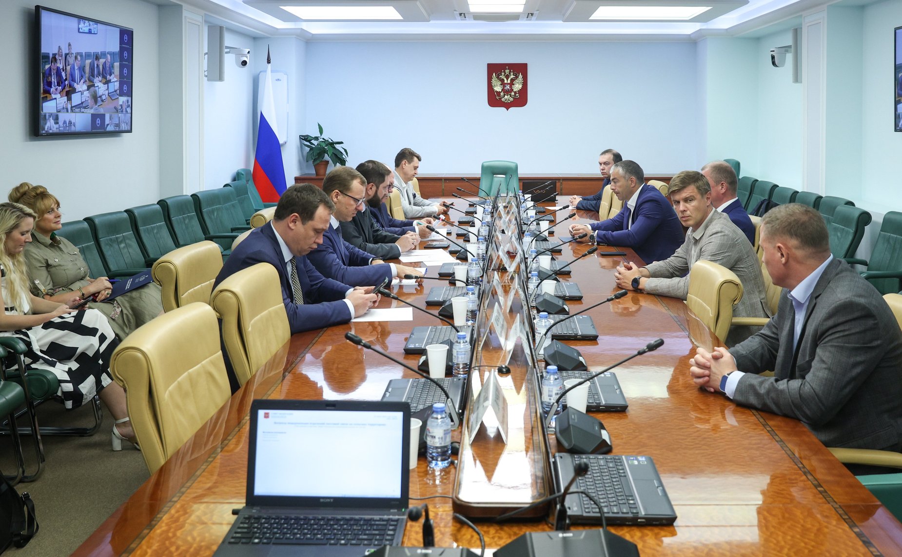 Круглый стол Комитета Совета Федерации по экономической политике совместно с Комитетом Совета Федерации по аграрно-продовольственной политике и природопользованию «Вопросы модернизации отделений почтовой связи на сельских территориях»