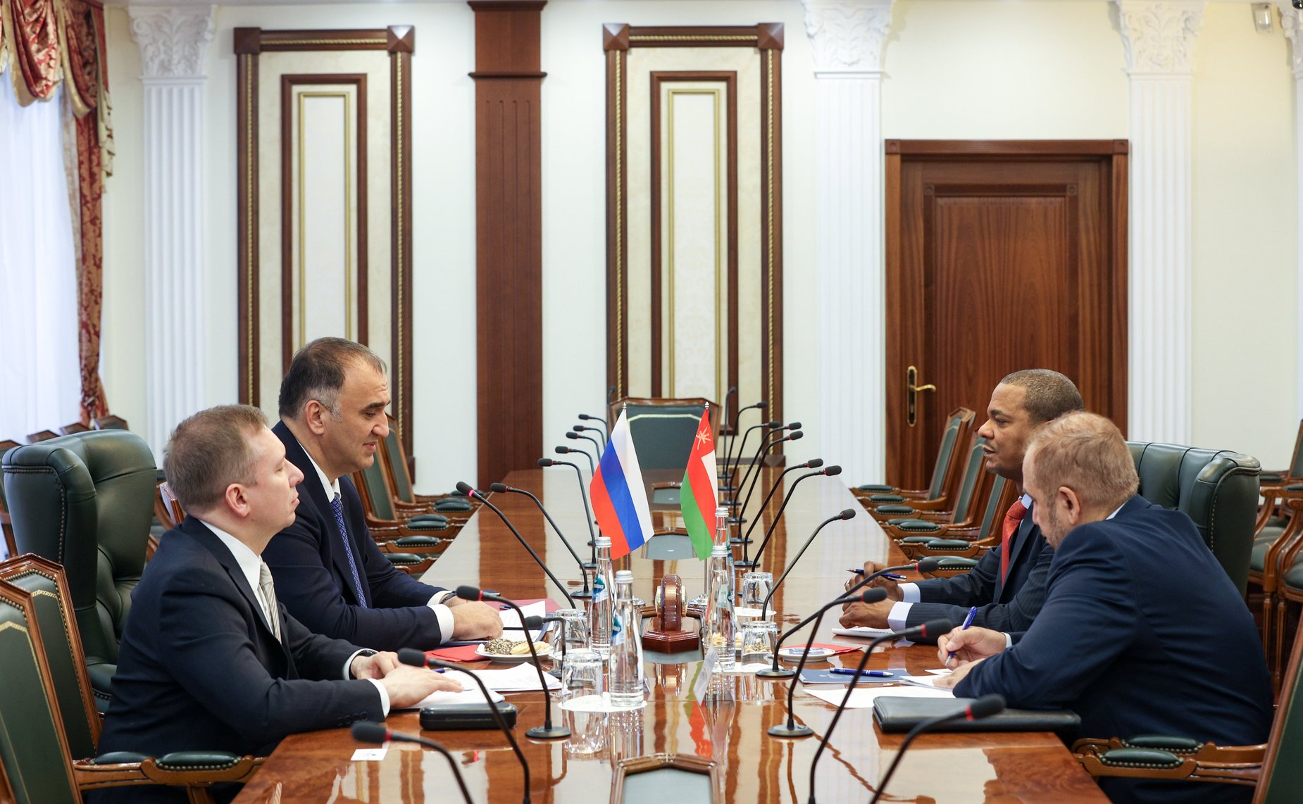 Мохмад Ахмадов провел встречу с Чрезвычайным и Полномочным Послом Султаната Оман в Российской Федерации Хамудом Салимом Абдуллой Аль Тувайхом