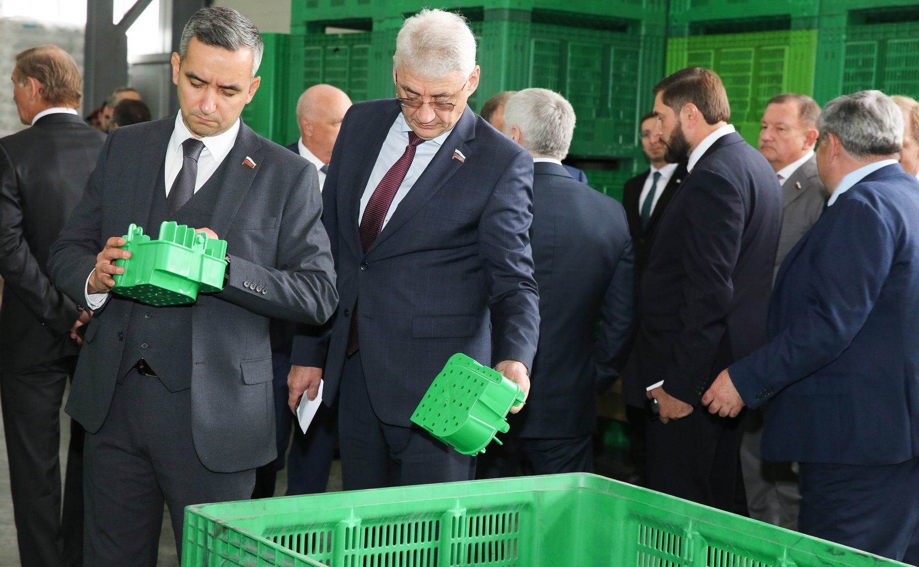 Члены Комитета СФ посетили сельскохозяйственные предприятия –тепличный комплекс и компанию, специализирующуюся на выращивании яблок