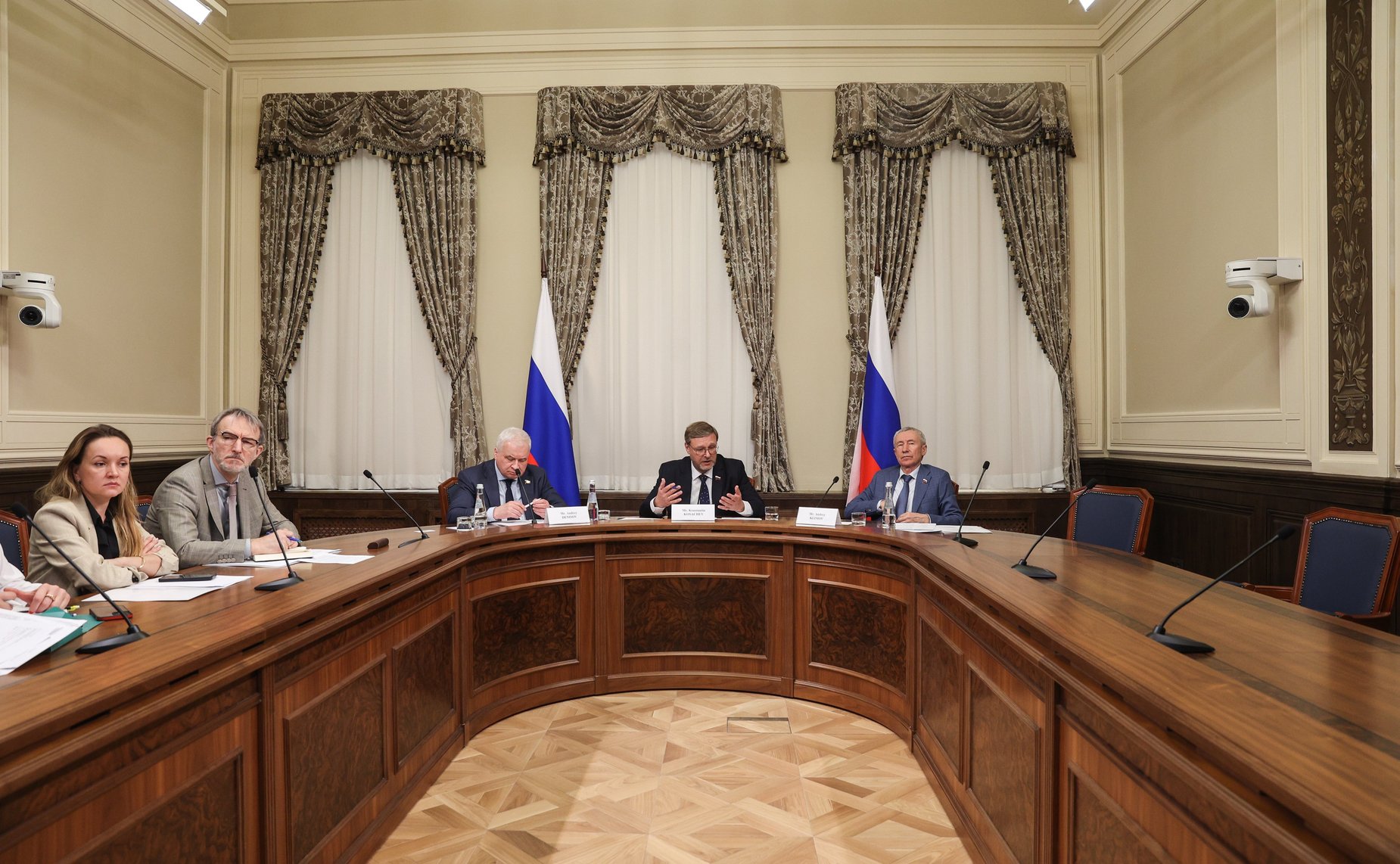 Встреча заместителя Председателя СФ Константина Косачева с Генеральным секретарем МПС и руководителем Специальной рабочей группы МПС по Украине, председателем комитета по обороне, внутренним и международным делам Федерального национального Совета ОАЭ