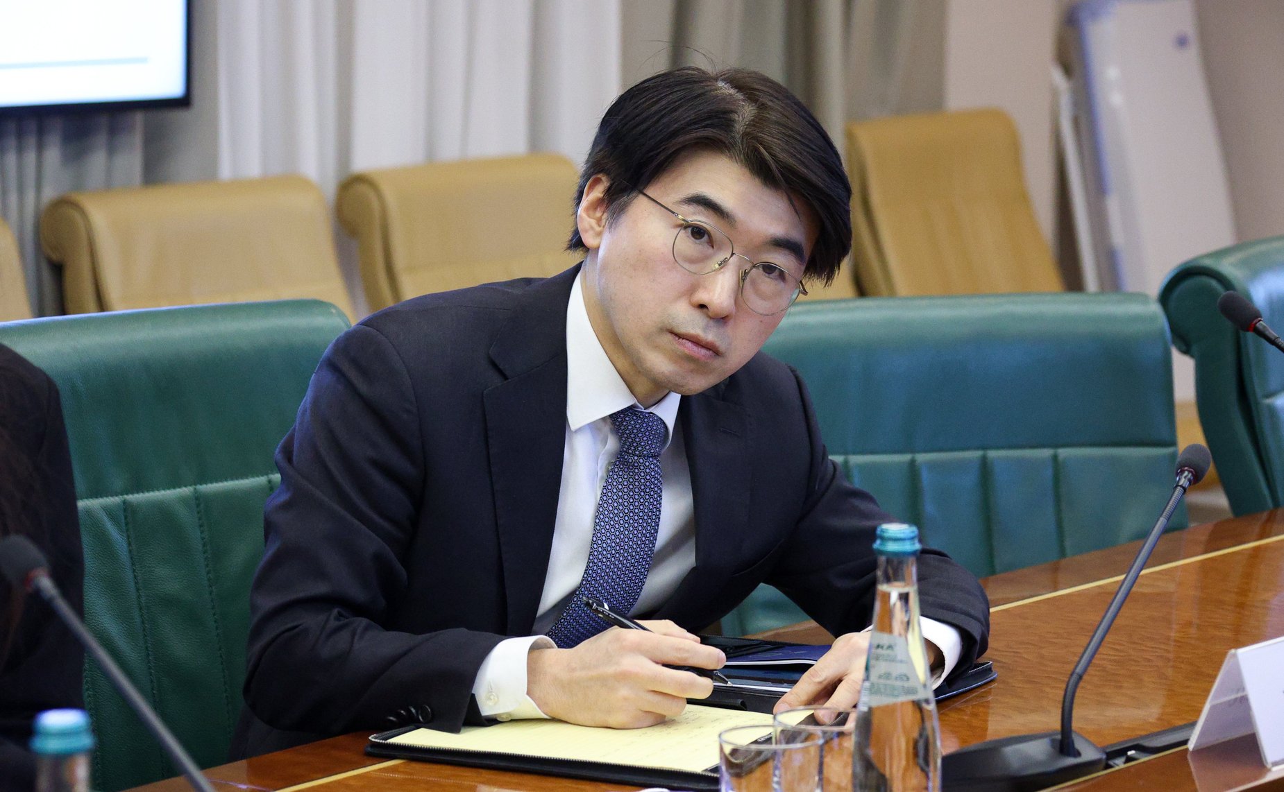 Встреча председателя Комитета Совета Федерации по международным делам Григория Карасина с Чрезвычайным и Полномочным Послом Республики Корея в Российской Федерации