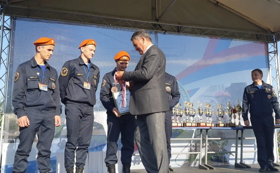 Ю. Воробьев вручил награды победителям Всероссийской олимпиады профессионального мастерства