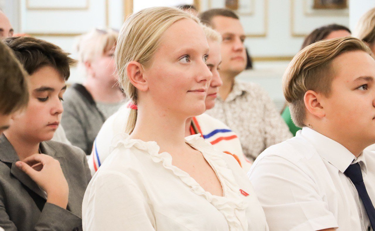 Торжественная церемония вручения паспортов граждан Российской Федерации севастопольским школьникам