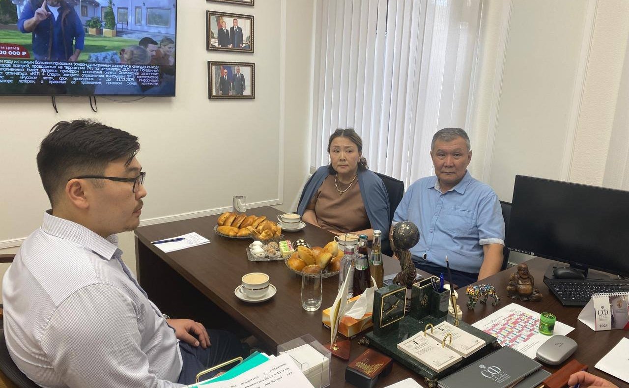Баир Жамсуев встретился с земляками, волонтерами Москвы, участниками добровольного общества «Юрта»
