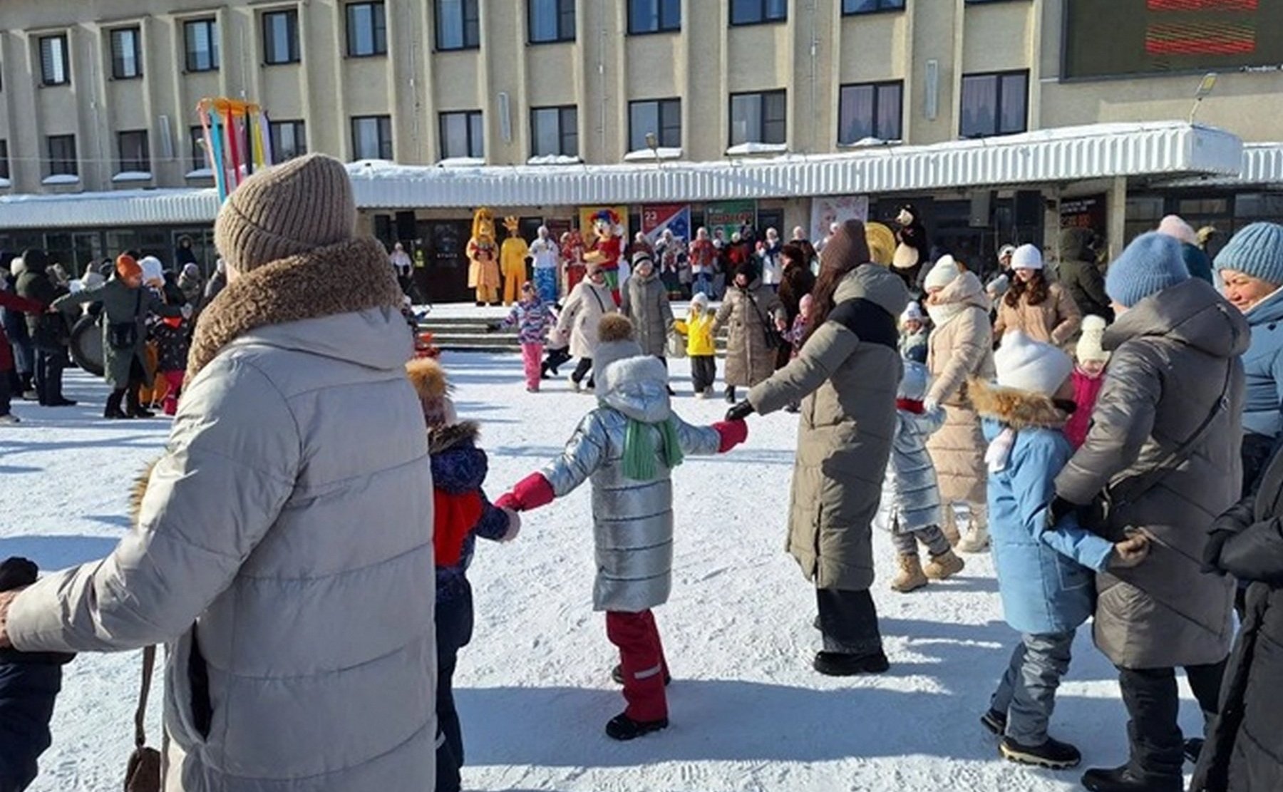 Сергей Мартынов поздравил жителей региона с праздником Масленицы