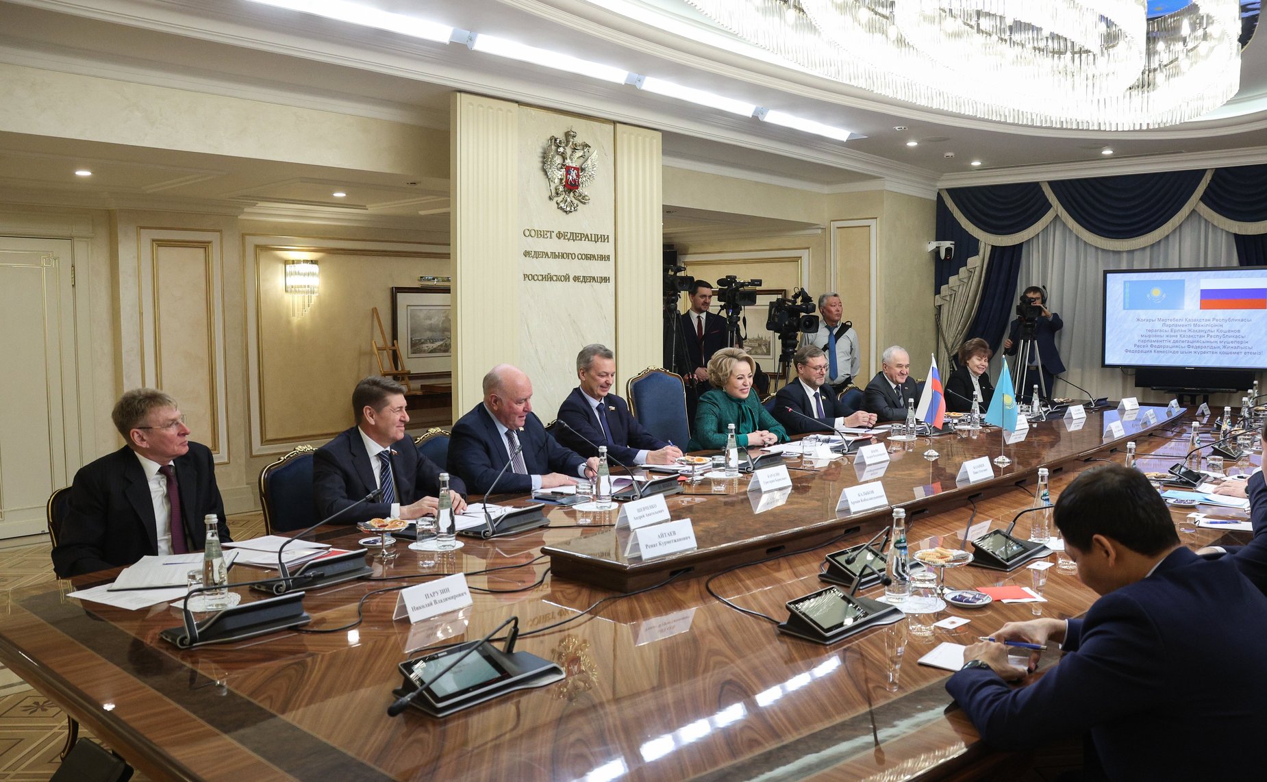 Валентина Матвиенко провела встречу с Председателем Мажилиса Парламента Республики Казахстан Ерланом Кошановым