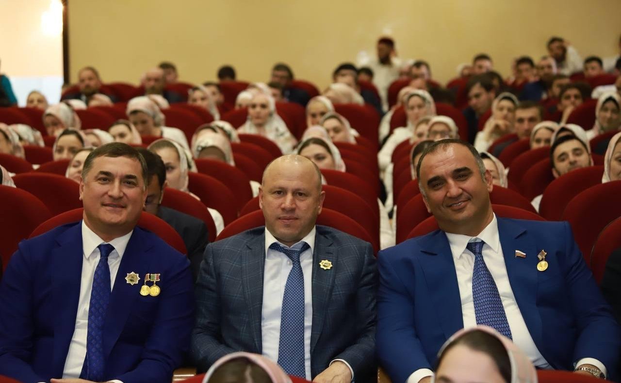 Мохмад Ахмадов посетил отделение Пенсионного фонда Российской Федерации по региону