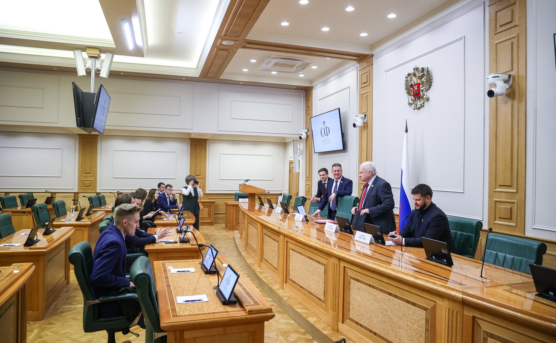 Евгений Богомазов провел встречу с руководителями Представительств Вологодской области в Москве и Санкт-Петербурге и студентами-вологжанами, обучающимися в ВУЗах Москвы и Санкт-Петербурга